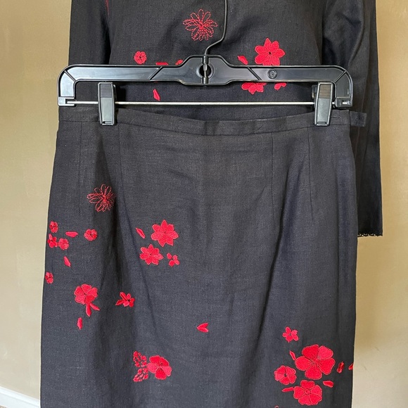 Harvey Bernard beautiful linen set. - Picture 2 of 4